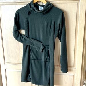 Warm hooded top exclusively made by Melanzana